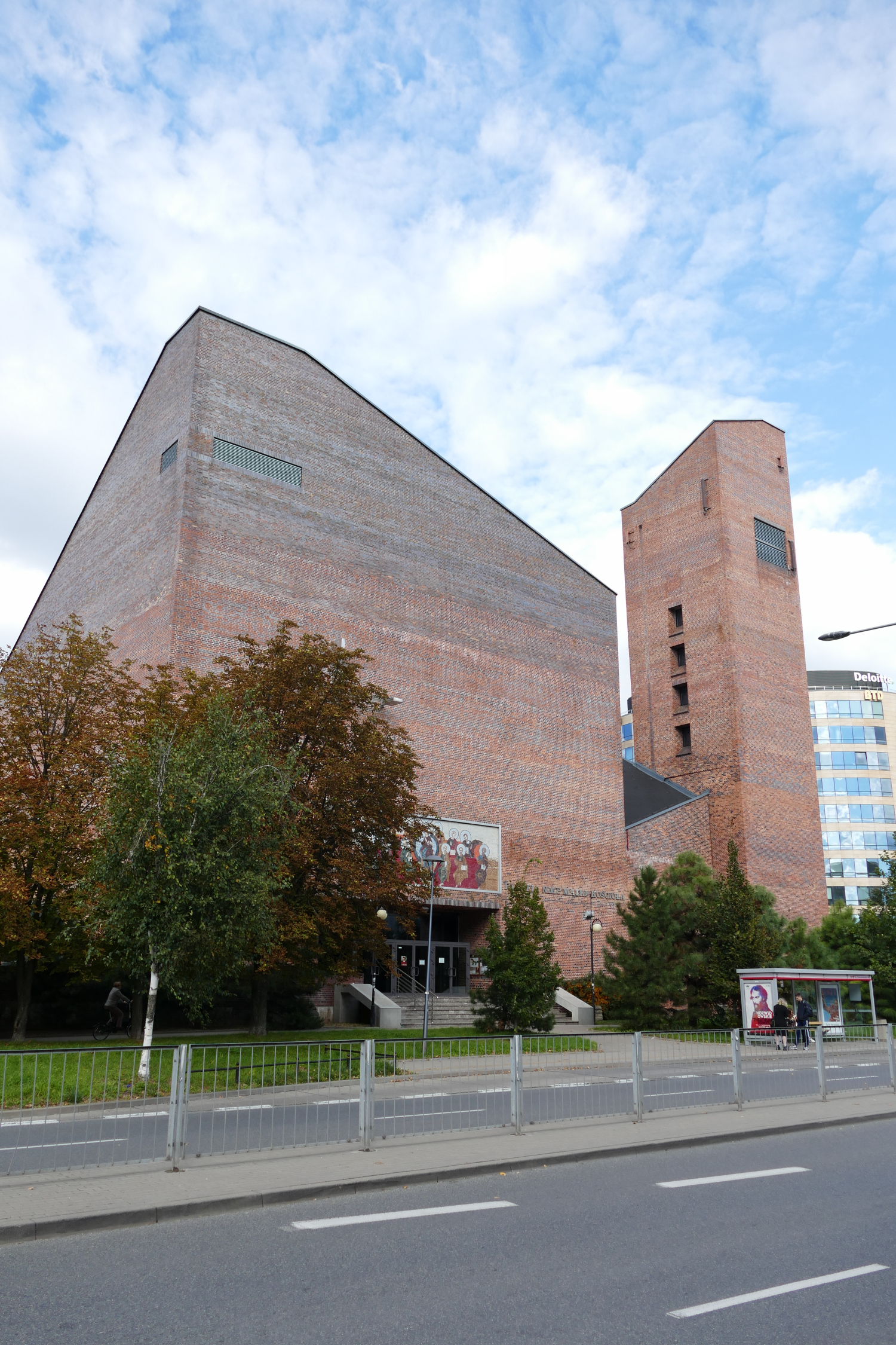 Zdjęcie architektury budynku Kościół Najświętszej Marii Panny Matki Kościoła